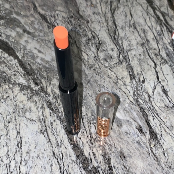 Flower Hydrasilk Ultimate Lip Butter in Color Peach Petal New Unused - Picture 4 of 4